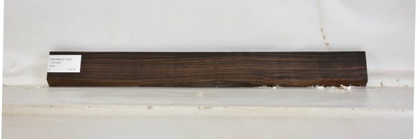 EBONMAC1142_1
