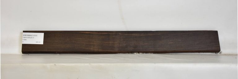 EBONMAC1232_1